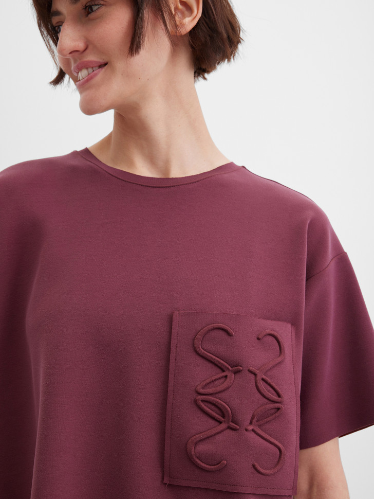 Футболка с накладным карманом