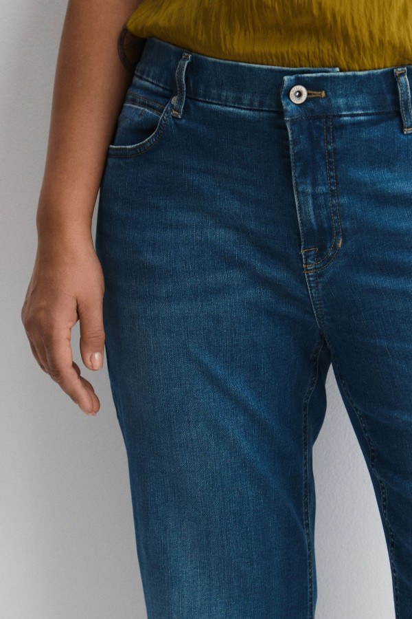 Джинсы укороченные с вышивкой