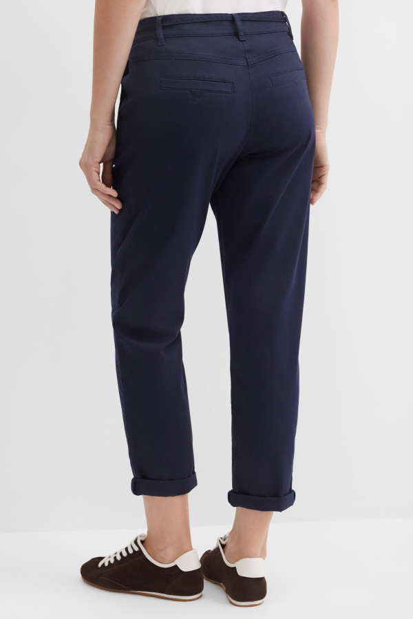 Брюки чинос зауженные