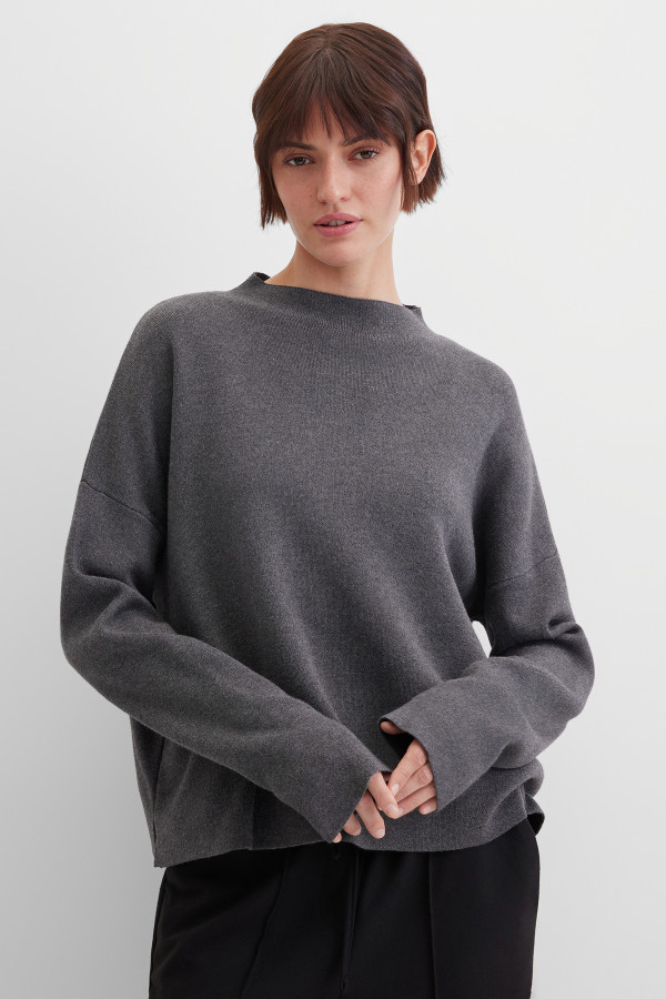 Джемпер со спущенным рукавом