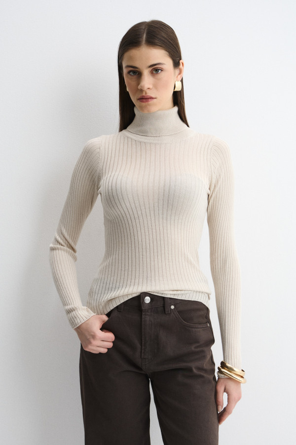 Водолазка в рубчик