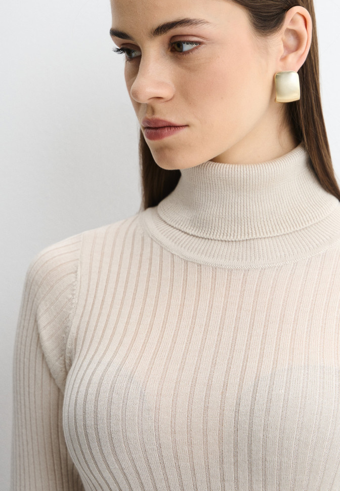 Водолазка в рубчик