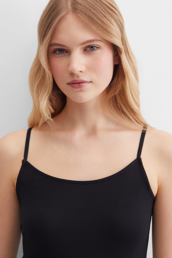 Топ базовый на бретелях