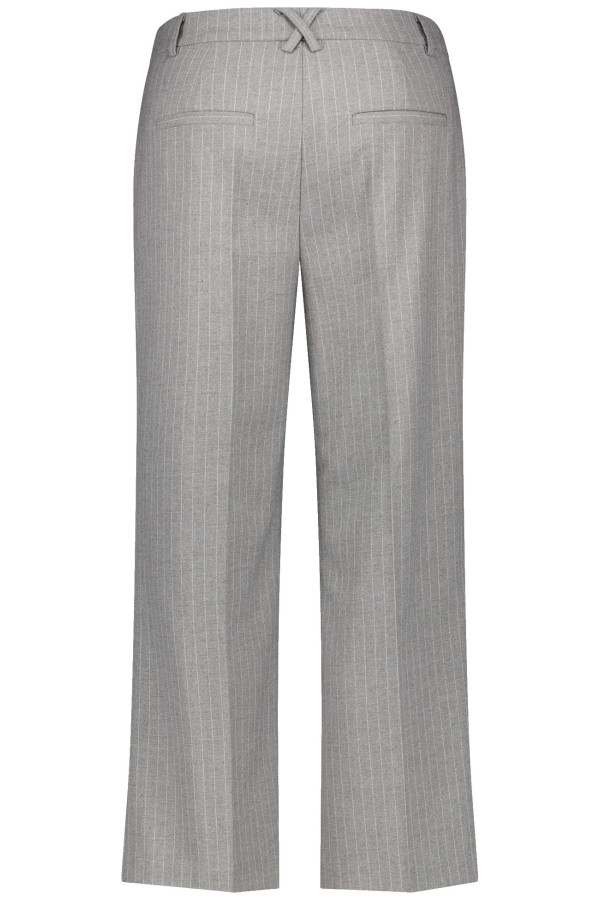 Брюки укороченные в полоску