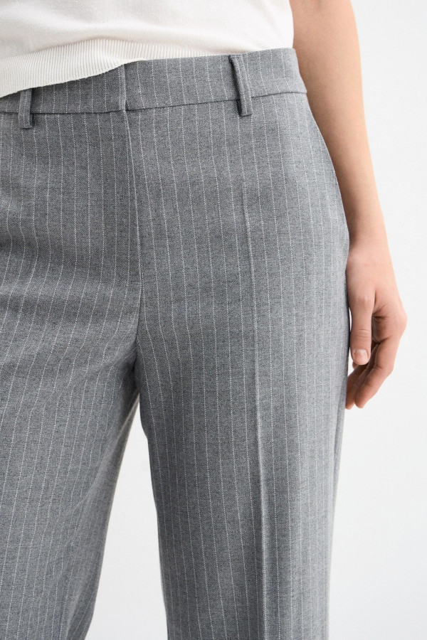 Брюки укороченные в полоску