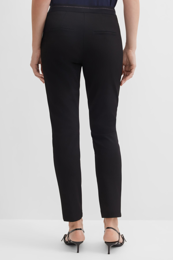 Брюки из эластичного материала