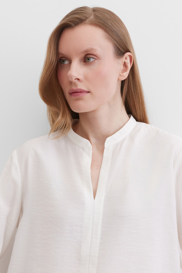 Блузка с длинными рукавами