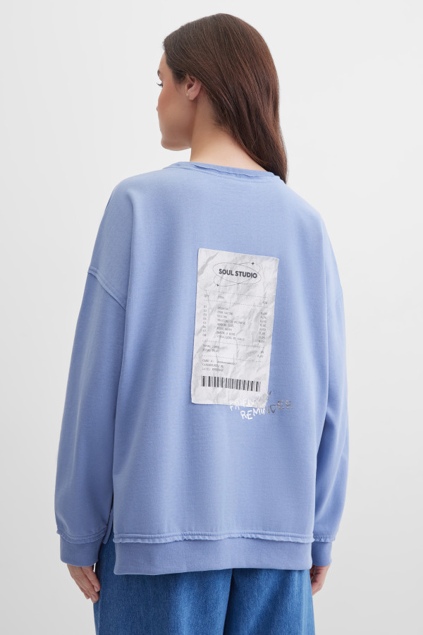 Свитшот свободного кроя