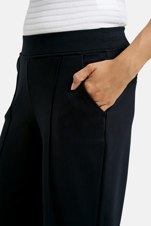 Брюки трикотажные