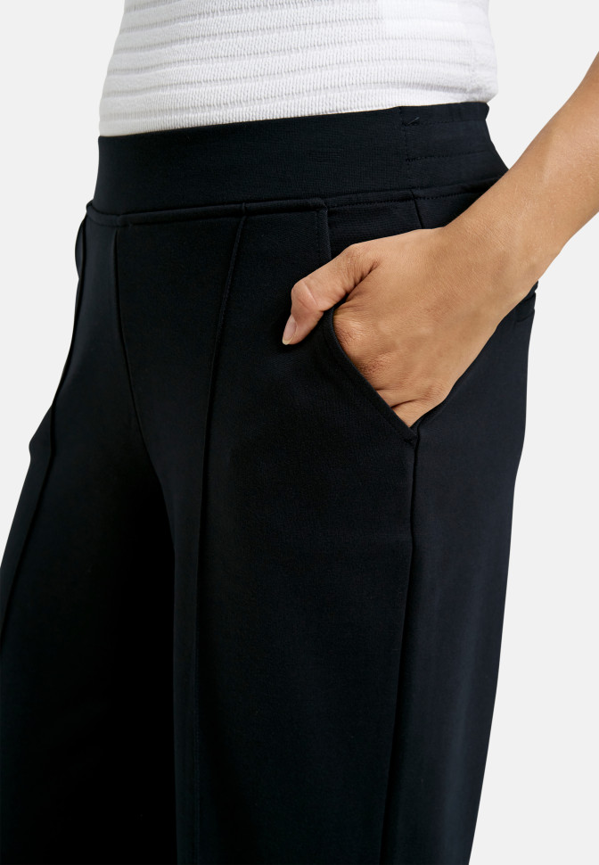 Брюки трикотажные