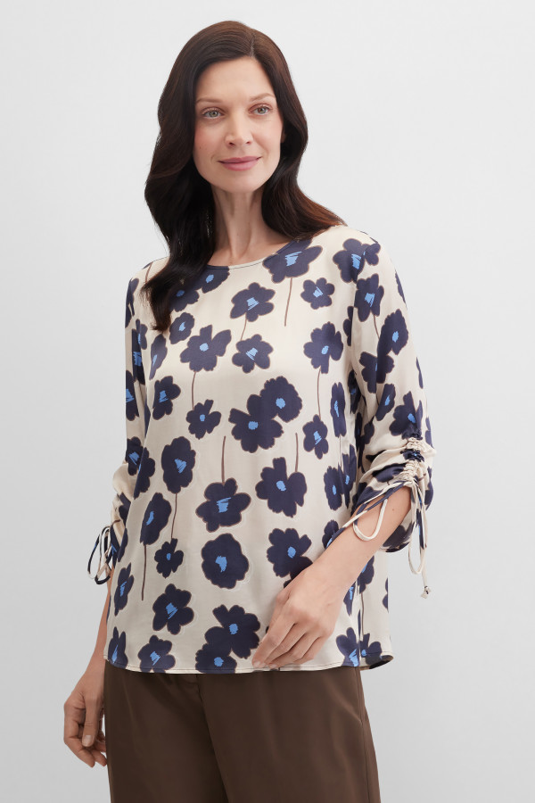 Блузка с цветочным принтом