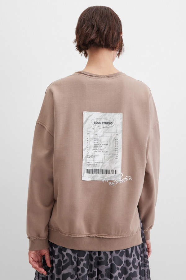 Свитшот свободного кроя