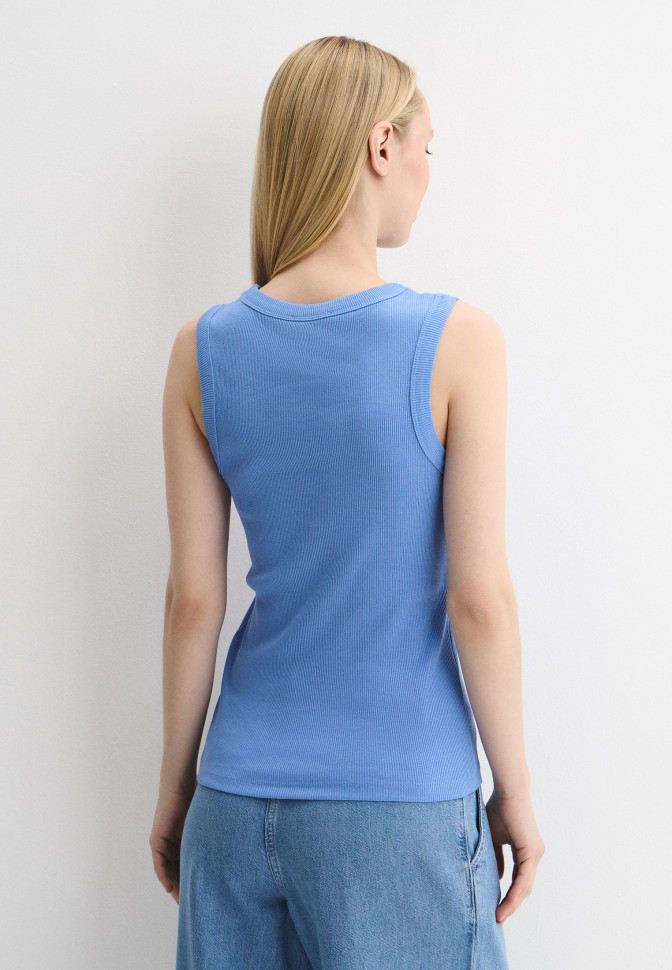 Топ на широких бретелях