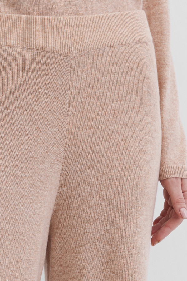 Брюки трикотажные