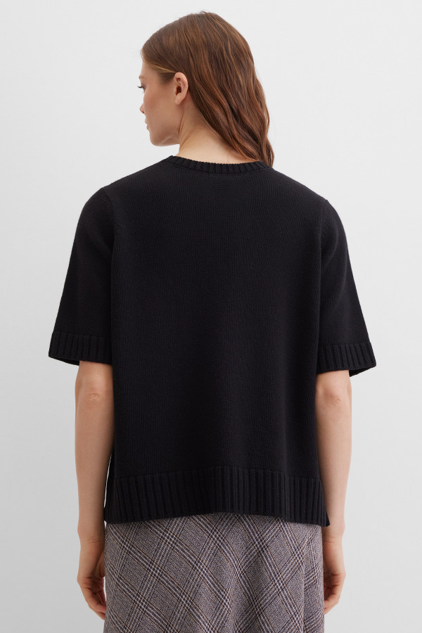 Джемпер вязаный