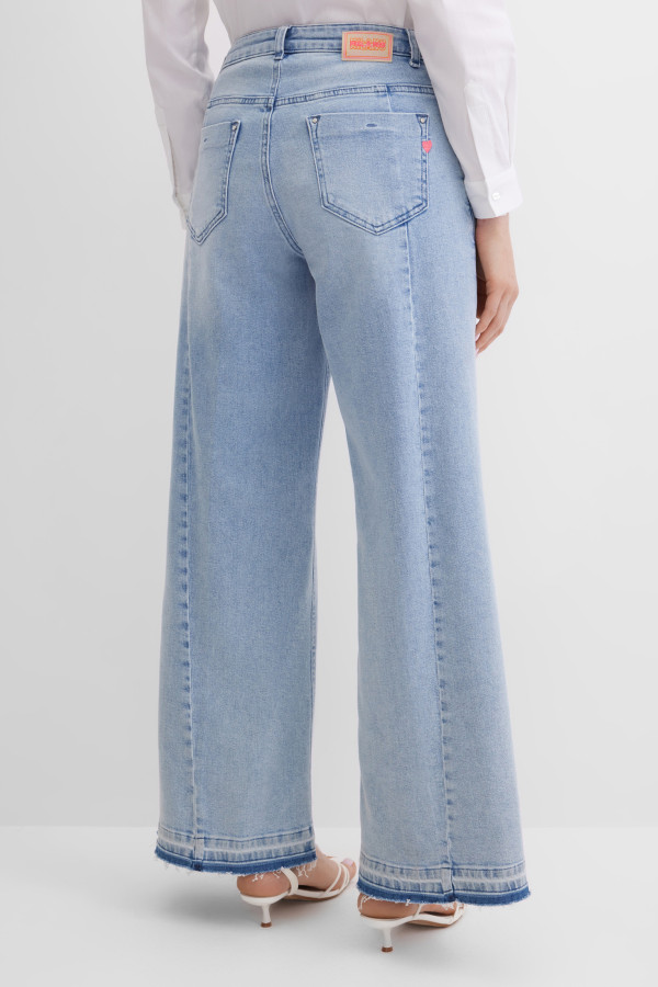 Джинсы широкие