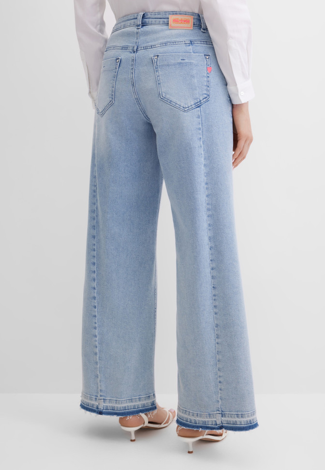 Джинсы широкие