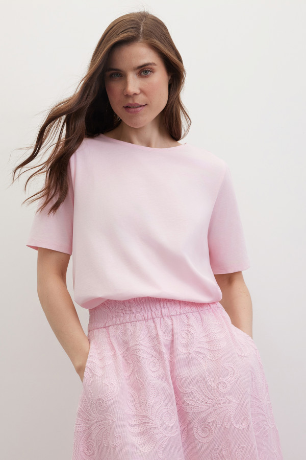 Футболка с ажурной спинкой