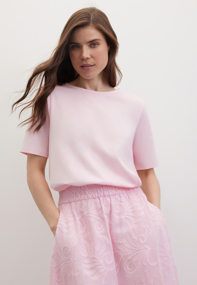 Футболка с ажурной спинкой