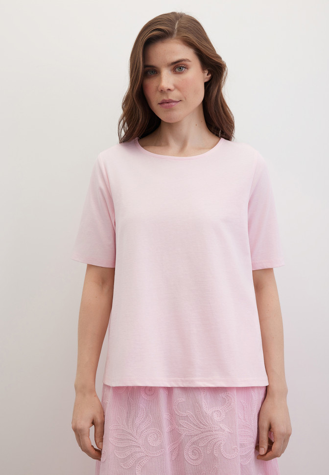 Футболка с ажурной спинкой