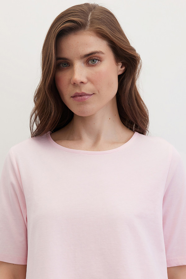 Футболка с ажурной спинкой