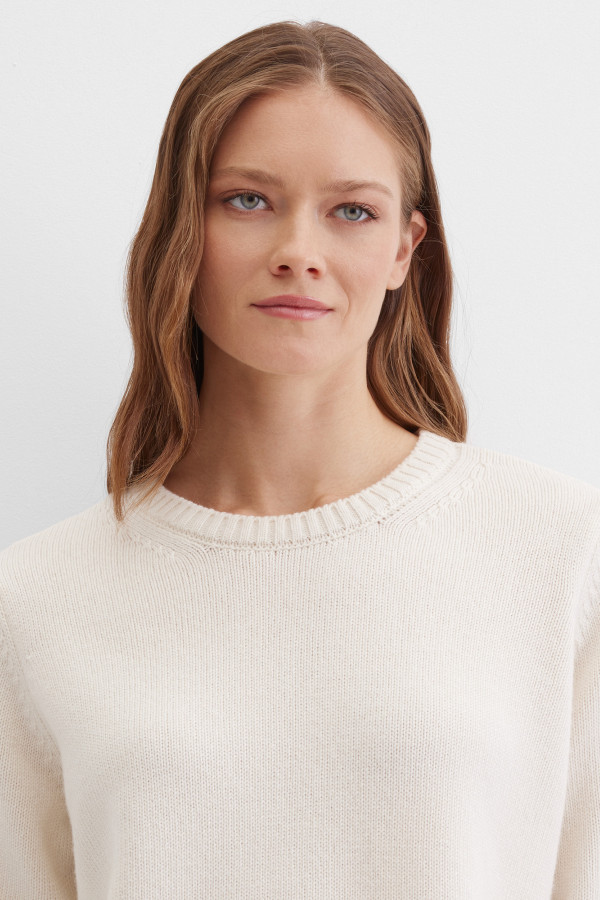 Джемпер вязаный