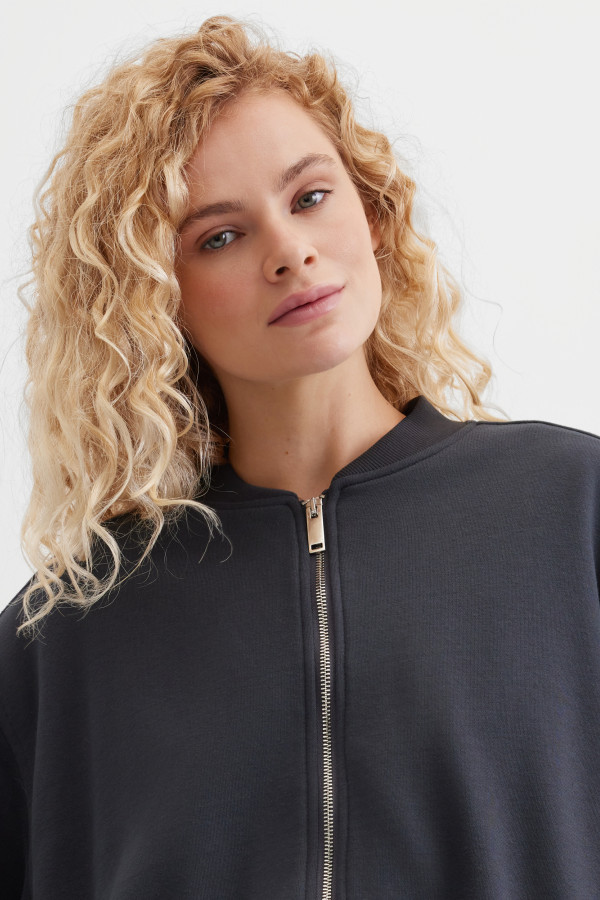 Толстовка укороченная