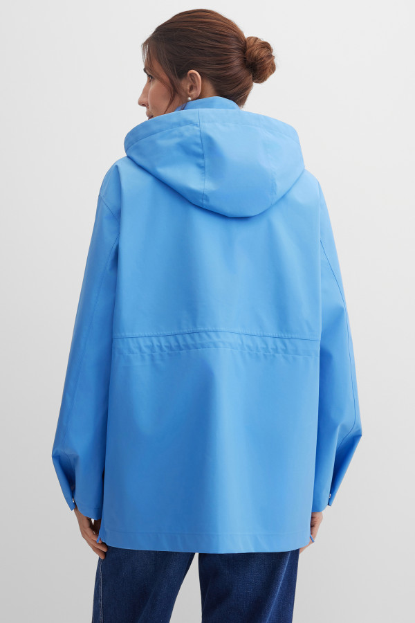 Парка на молнии и кнопках