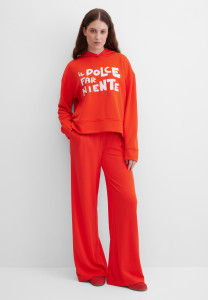 Свитшот свободный