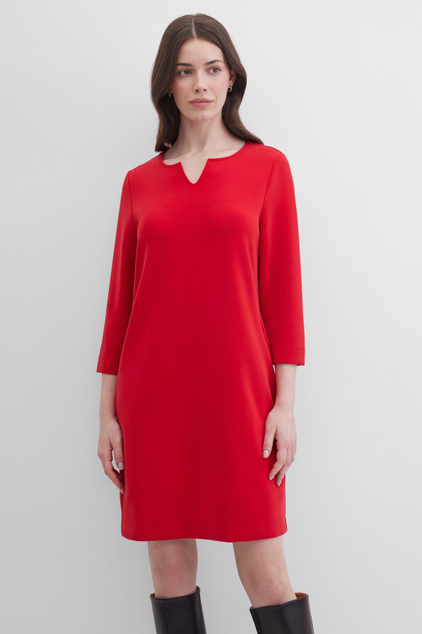 Платье элегантное, прямого кроя