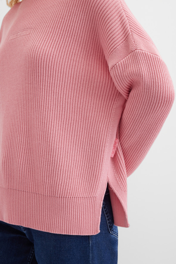 Свитер вязаный