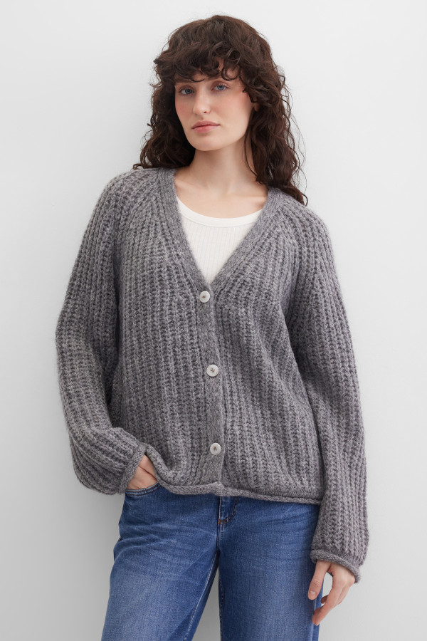 Кардиган вязаный