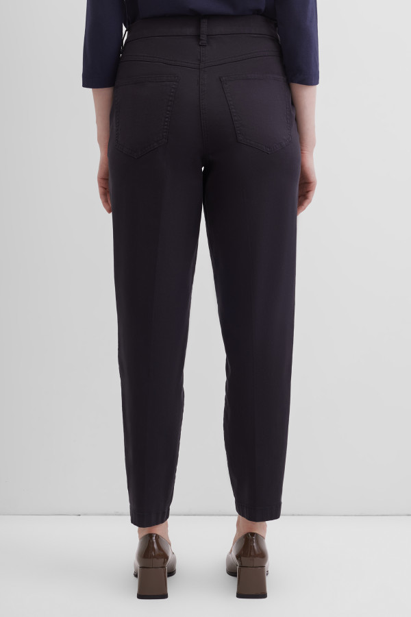 Брюки прямого кроя с карманами