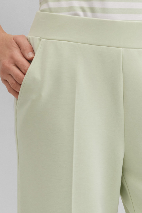 Брюки трикотажные широкие