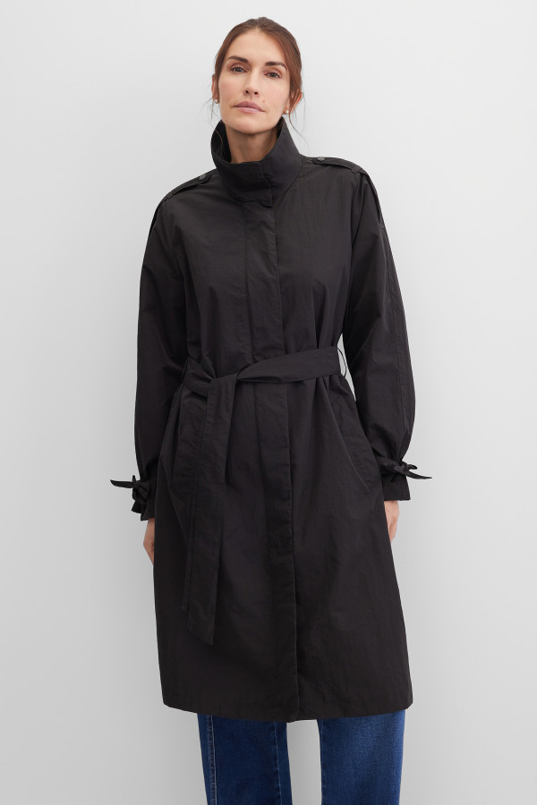 Плащ с поясом из жатой ткани на молнии