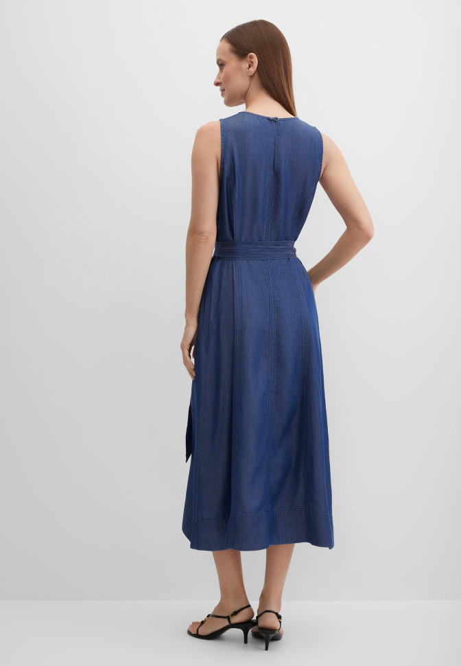 Платье без рукавов