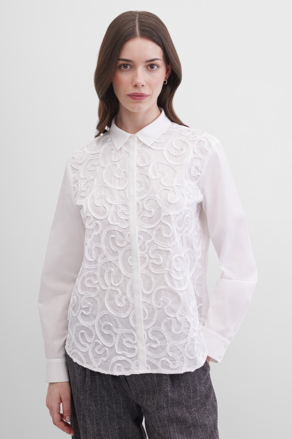 Блузка с фактурной отделкой