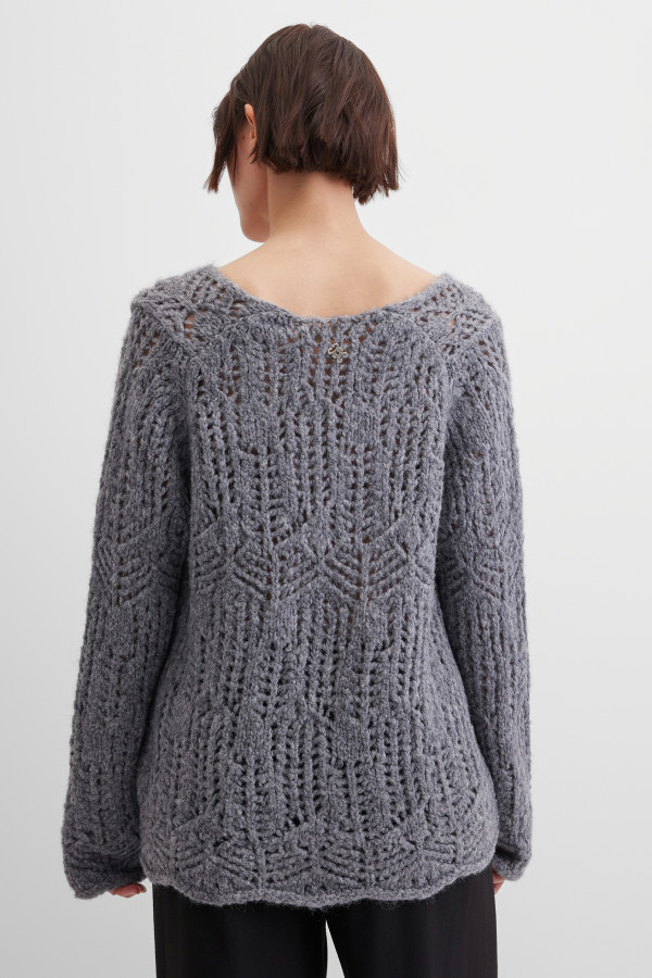 Пуловер фактурной вязки