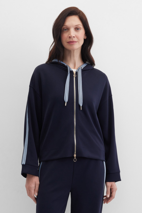 Толстовка с капюшоном