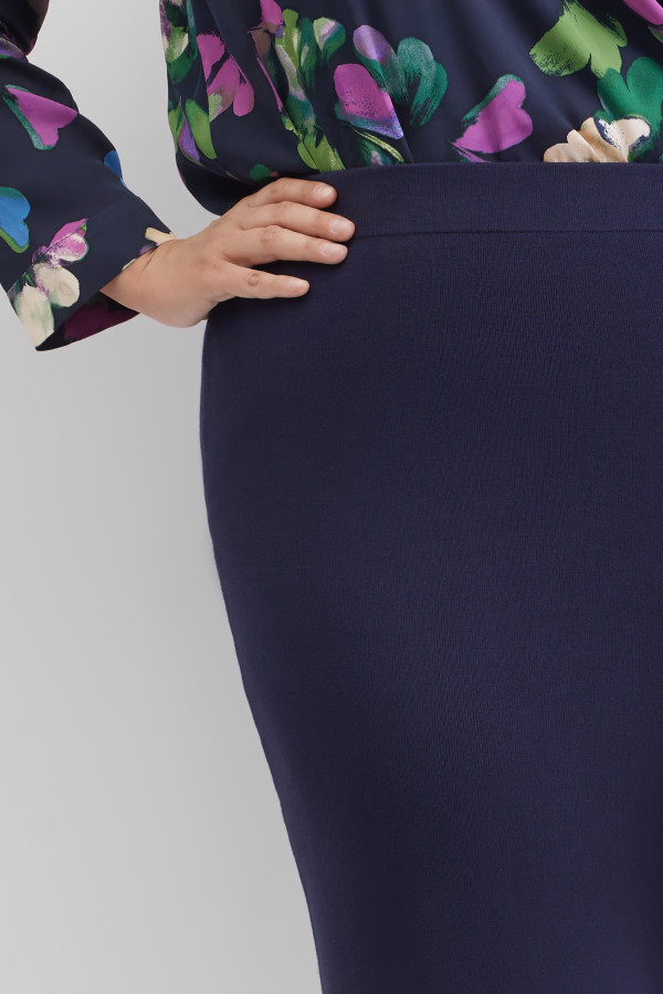 Юбка трикотажная с разрезом