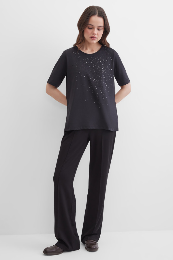 Футболка с декором