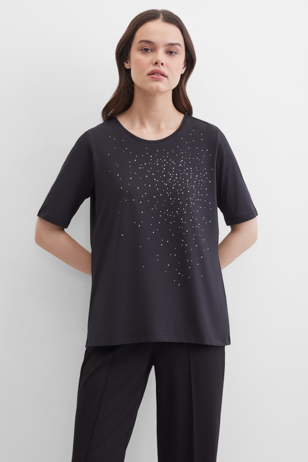 Футболка с декором