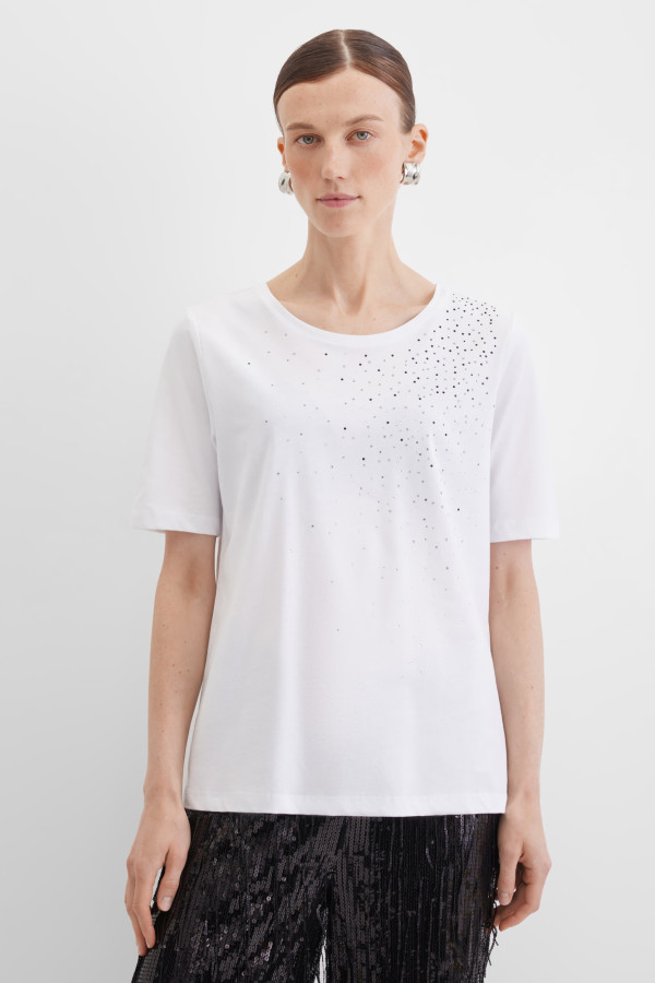 Футболка с декором