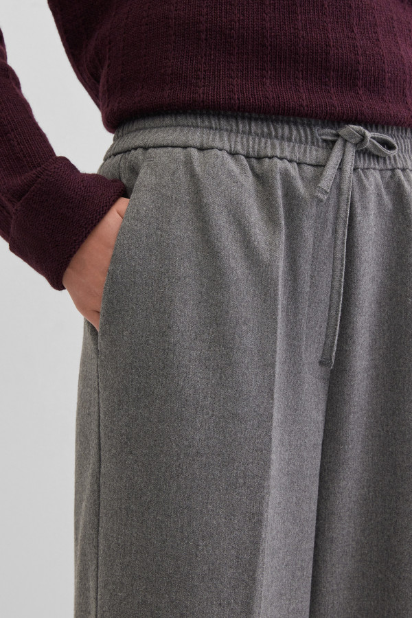 Брюки свободного кроя