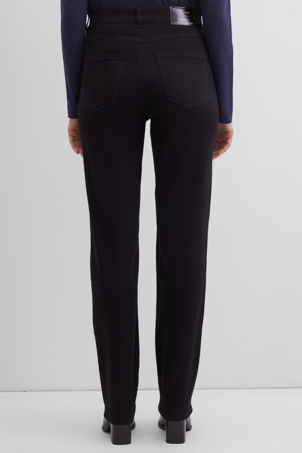 Джинсы прямого кроя