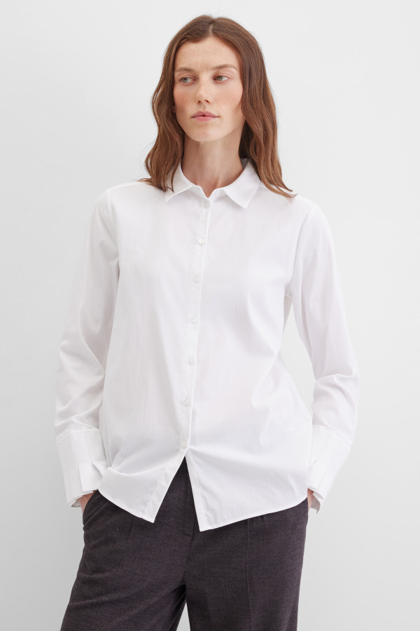 Блузка с отделкой на манжетах