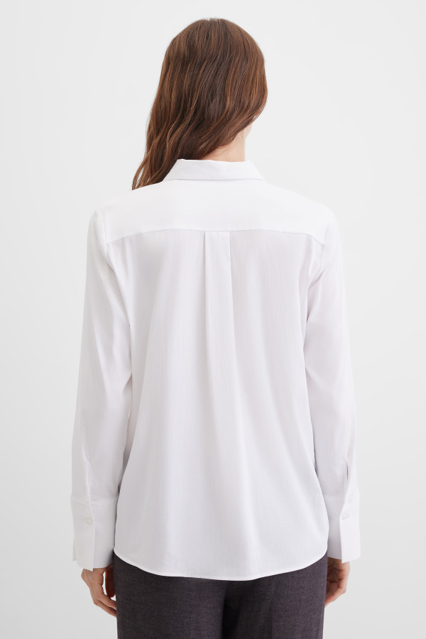 Блузка с отделкой на манжетах