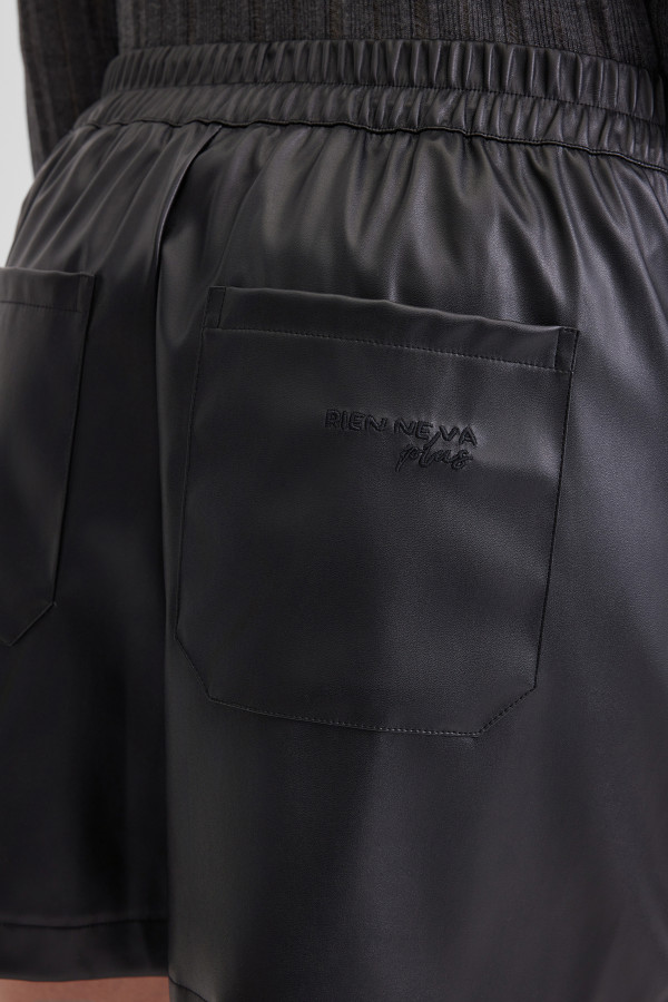 Юбка-шорты из эко-кожи