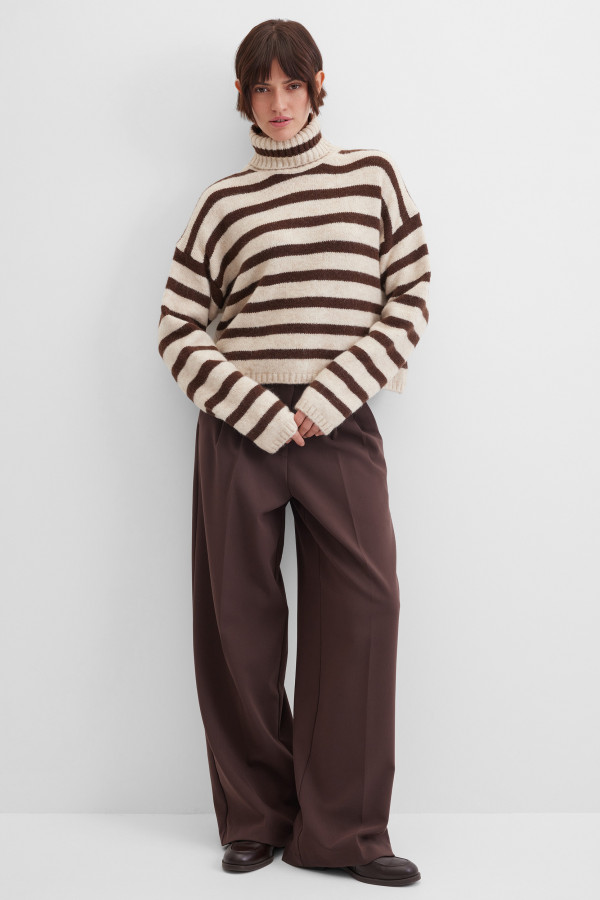 Свитер в полоску