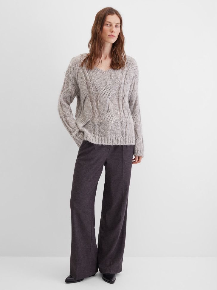 Пуловер с фактурной вязкой